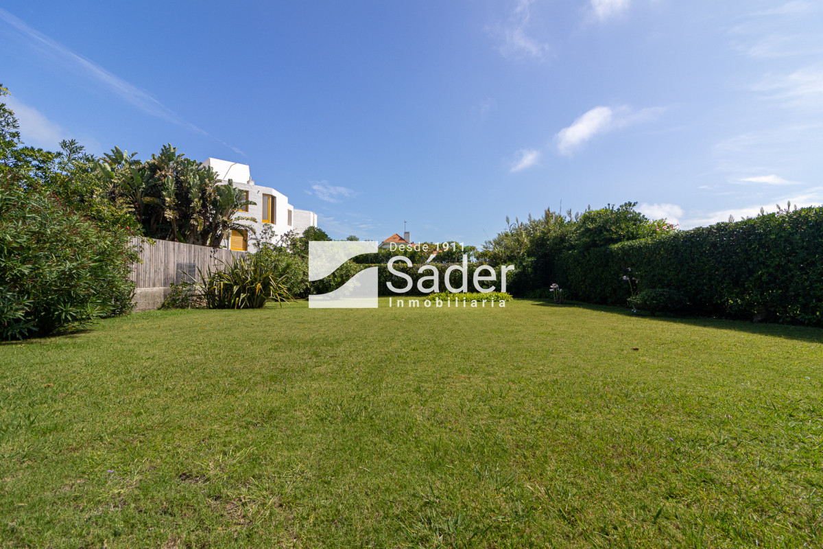 Casa ID.827 - Casa en venta y alquiler Peninsula 4 dormitorios