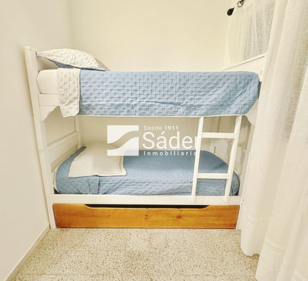 Casa ID.3730 - Alquiler Casa en Pinares 3 dormitorios y servicio. Parada 32