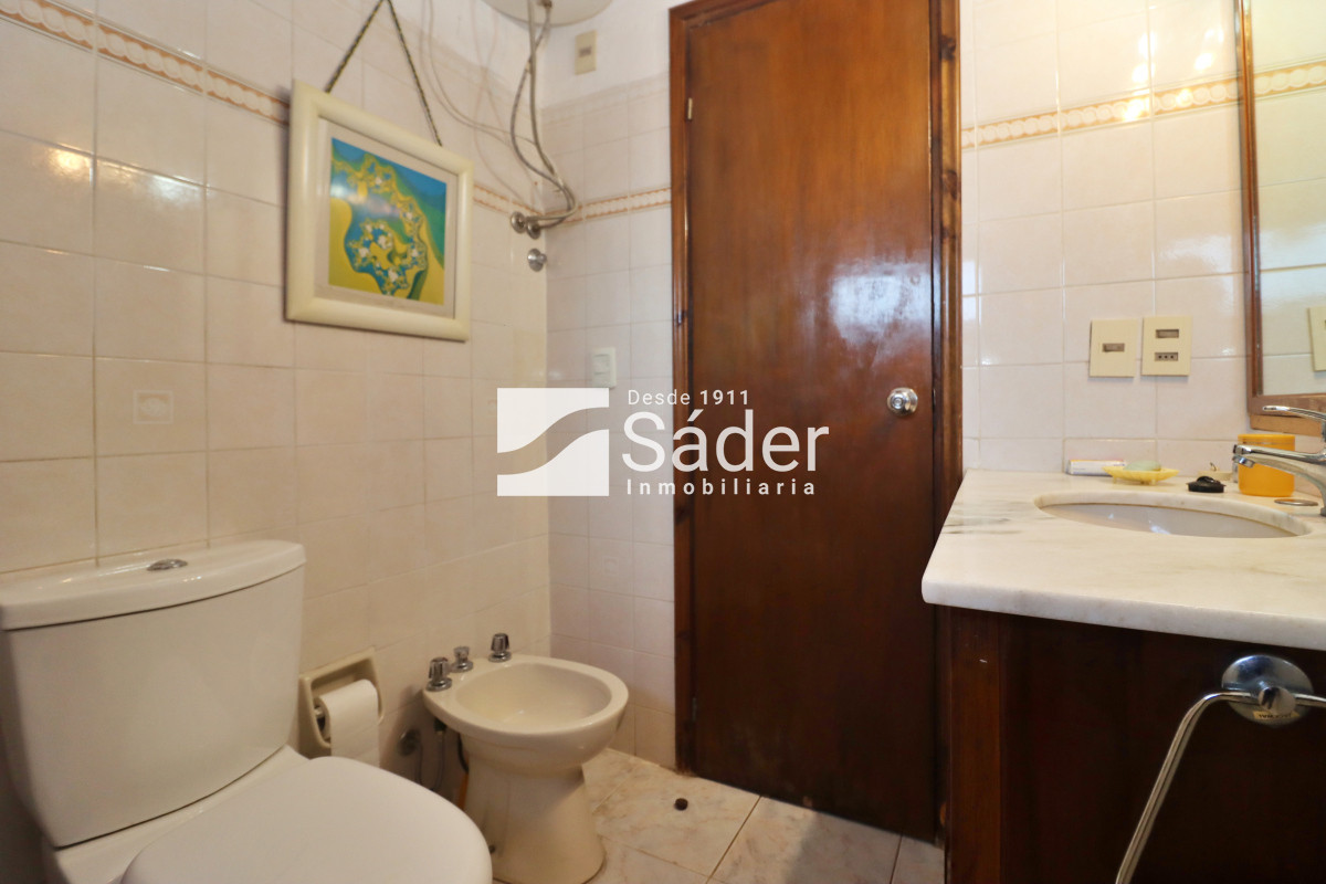 Casa ID.4192 - Chalet estilo tradicional en Pinares con gran terreno y vistas al mar