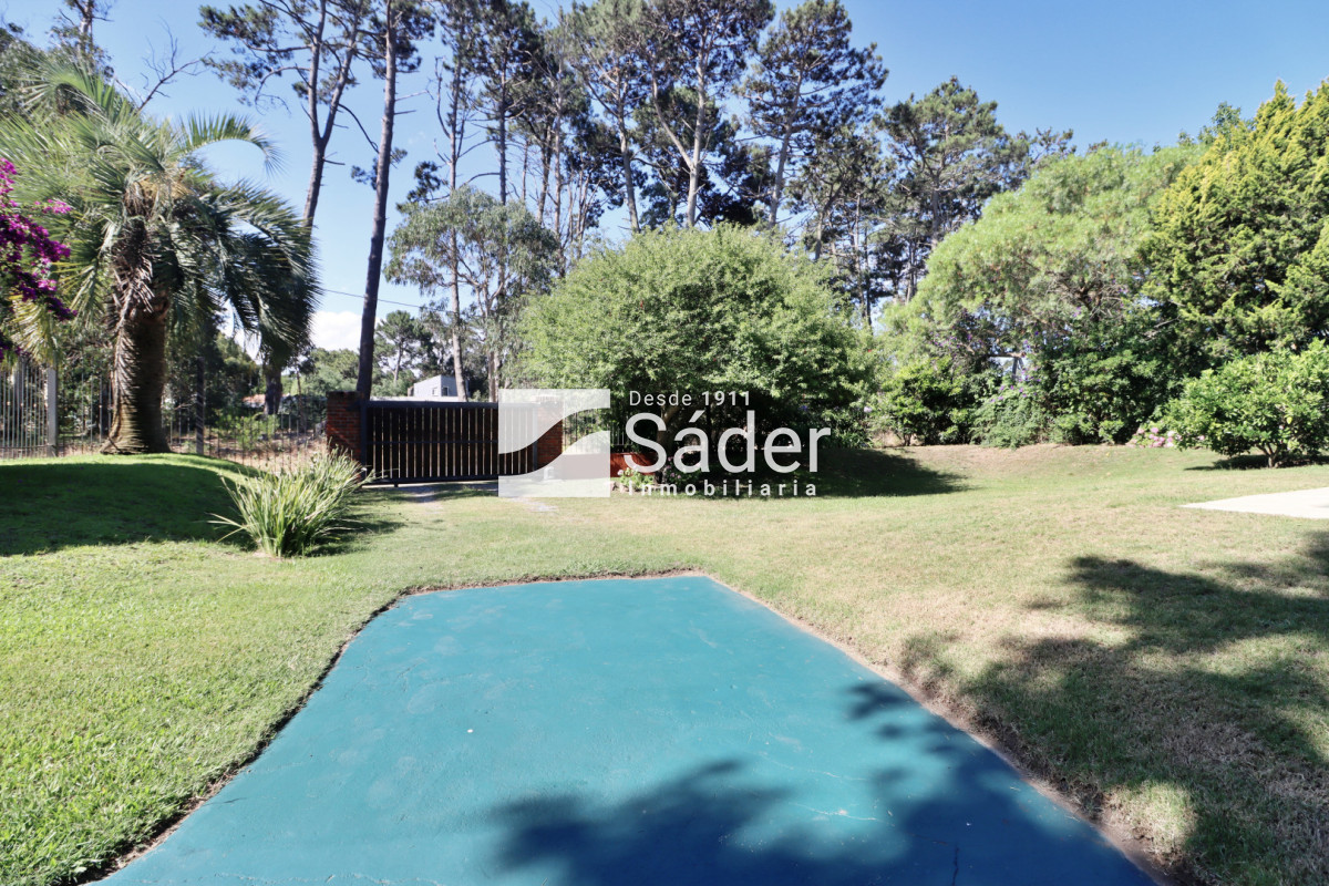 Casa ID.4624 - Hermoso Chalet en venta barrio Marly excelente entorno