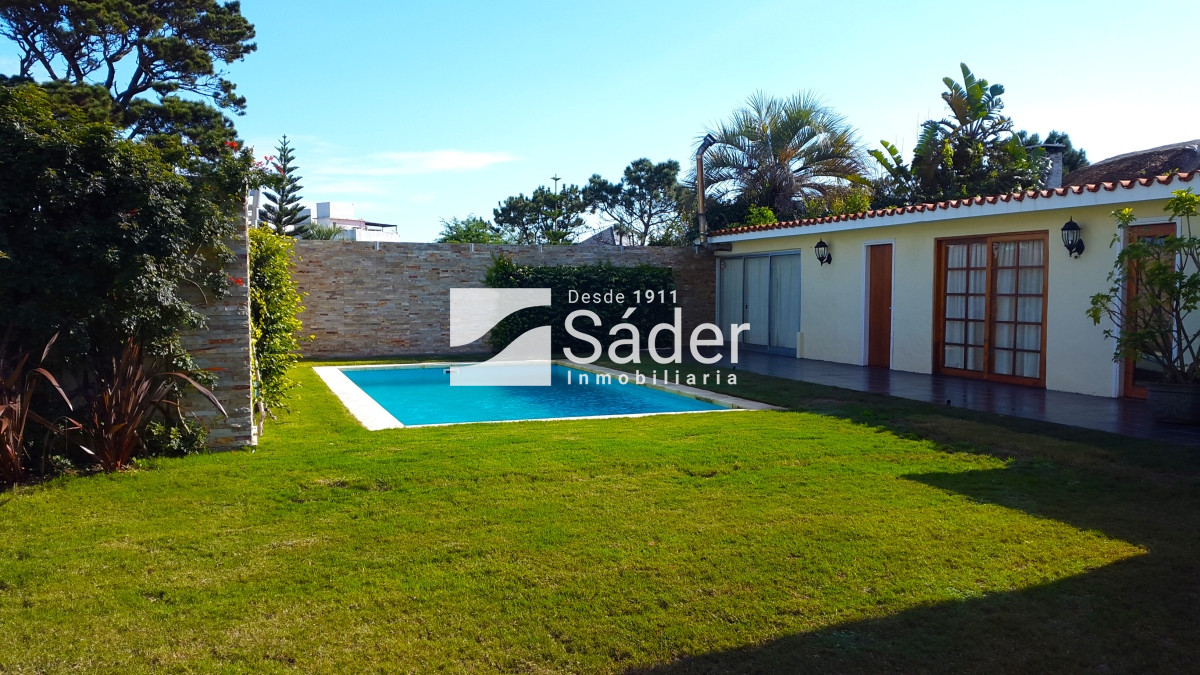 Casa ID.3390 - Casa de Lujo en Playa Mansa 
