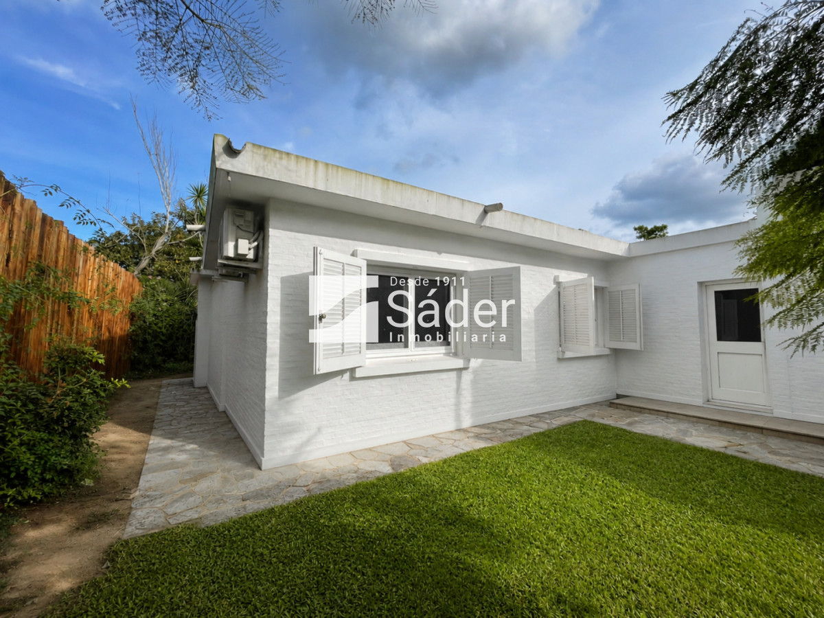 Casa ID.4973 - Excelente casa en Pinares. 3 suites, piscina y parrillero 