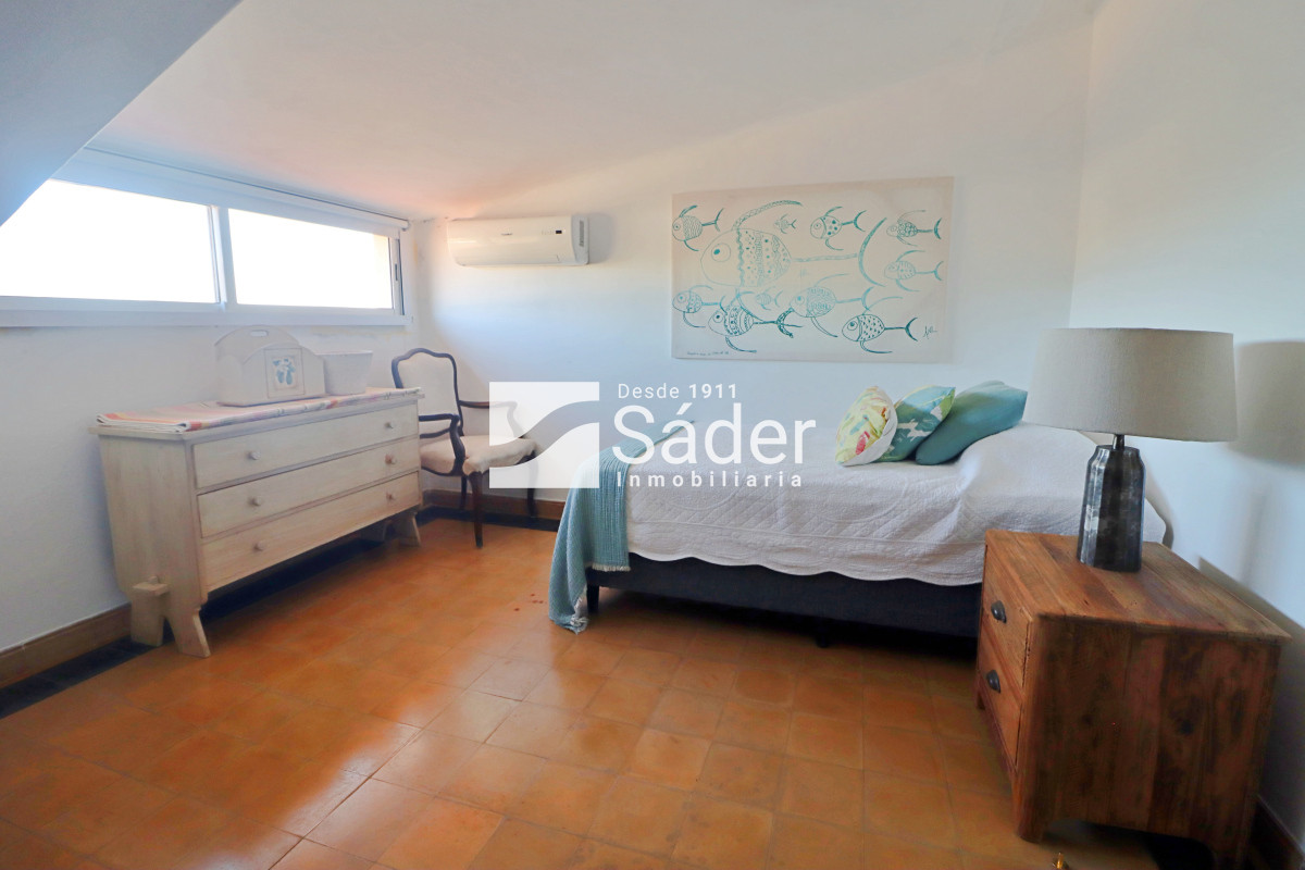 Casa ID.4364 - Casa en peninsula, primera linea frente al mar