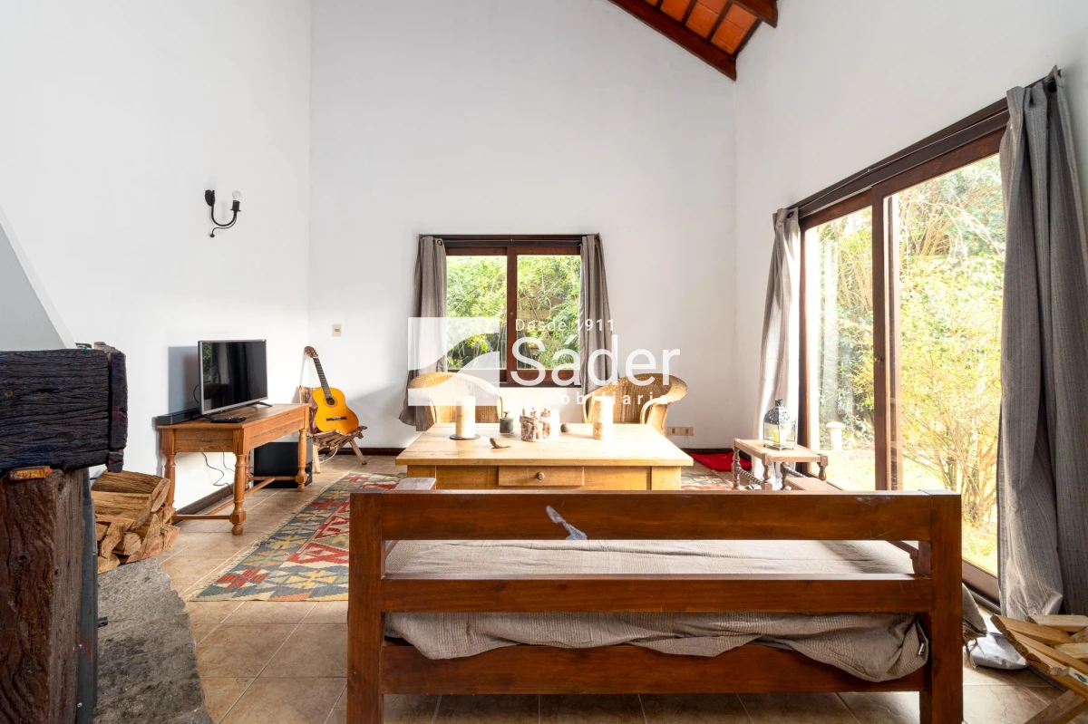 Casa ID.4956 - Casa en alquiler anual. Barrio Marly