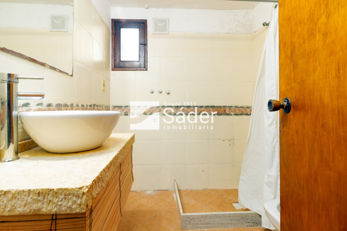 Casa ID.4956 - Casa en alquiler anual. Barrio Marly