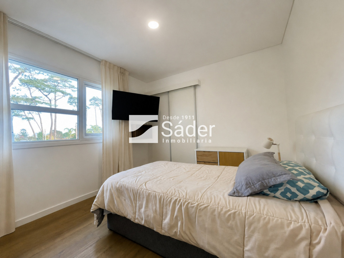 Casa ID.4973 - Excelente casa en Pinares. 3 suites, piscina y parrillero 