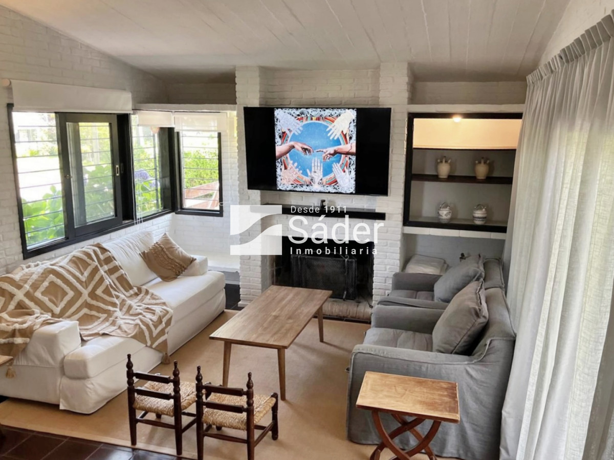 Casa ID.4200 - Casa en alquiler. 3 dormitorios. Pinares