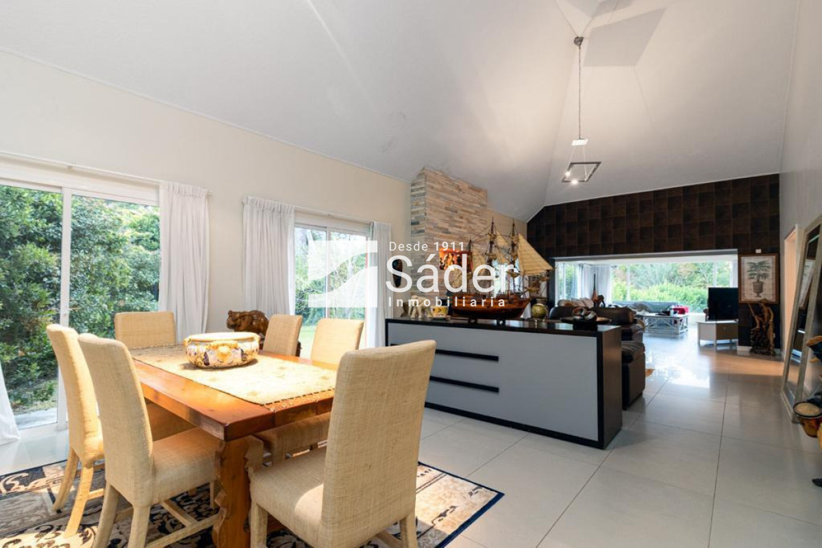 Casa ID.4412 - Casa con piscina en zona Cantegril.