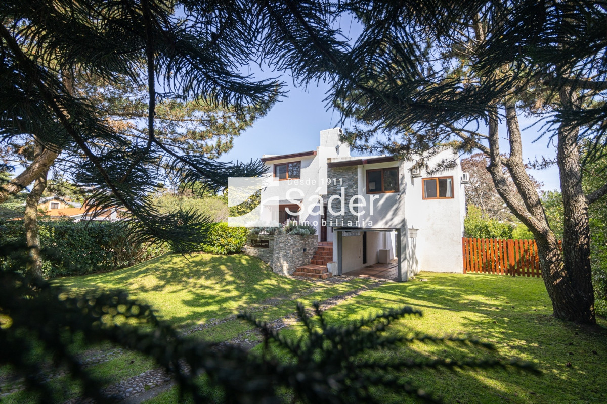 Casa ID.3179 - Casa en venta Pinares 3 dormitorios