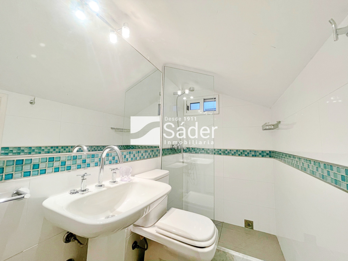 Casa ID.4364 - Casa en peninsula, primera linea frente al mar