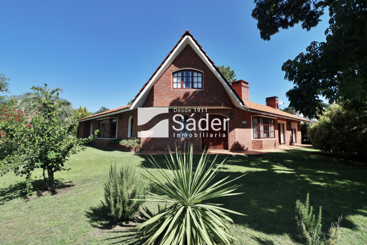 Casa ID.4624 - Hermoso Chalet en venta barrio Marly excelente entorno