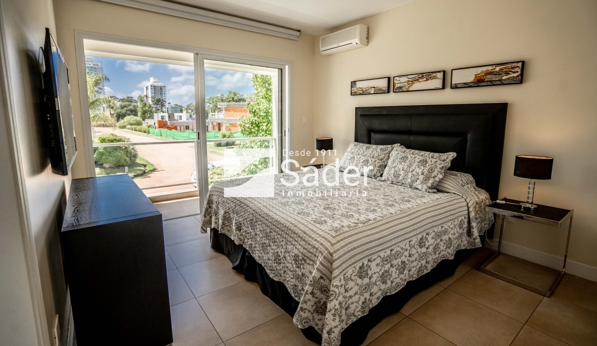 Casa ID.3452 - Elegante Casa con Piscina en Playa Mansa