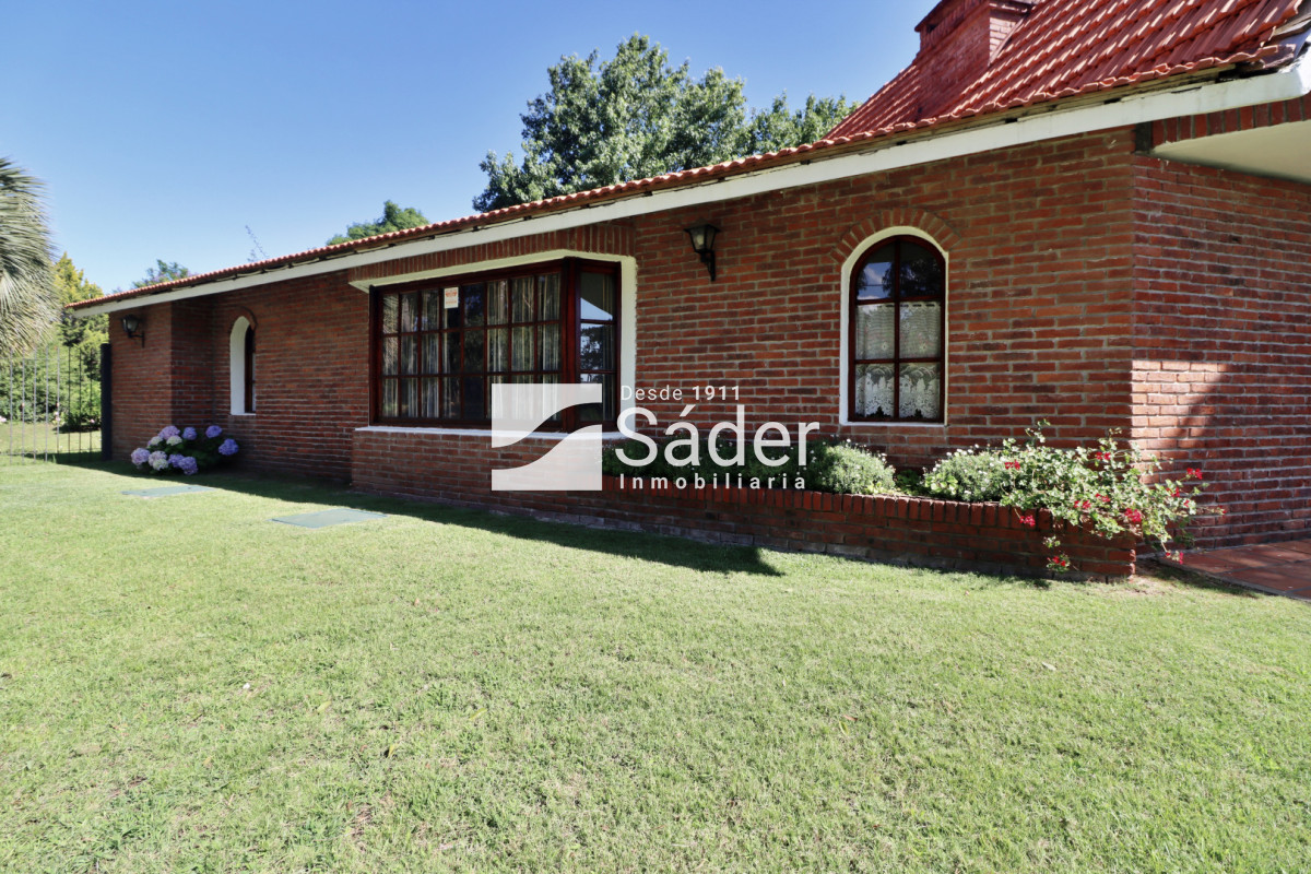 Casa ID.4624 - Hermoso Chalet en venta barrio Marly excelente entorno