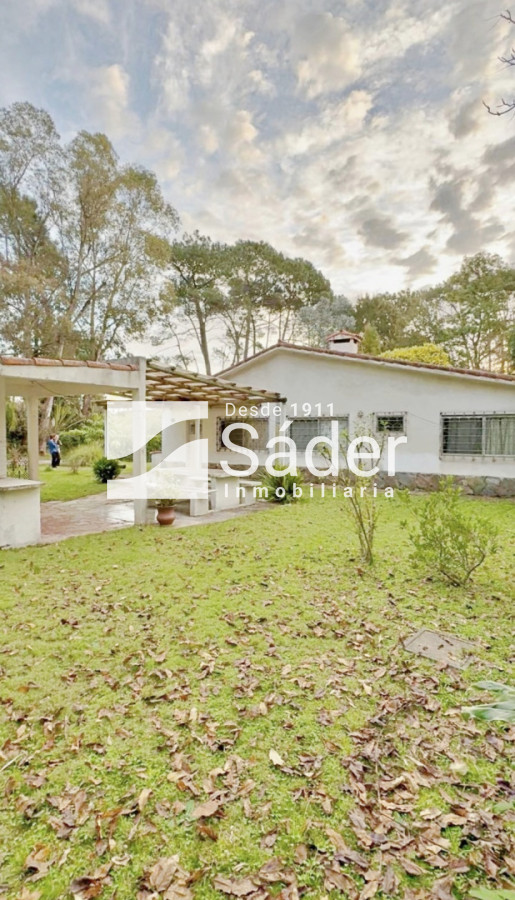 Casa ID.3730 - Alquiler Casa en Pinares 3 dormitorios y servicio. Parada 32