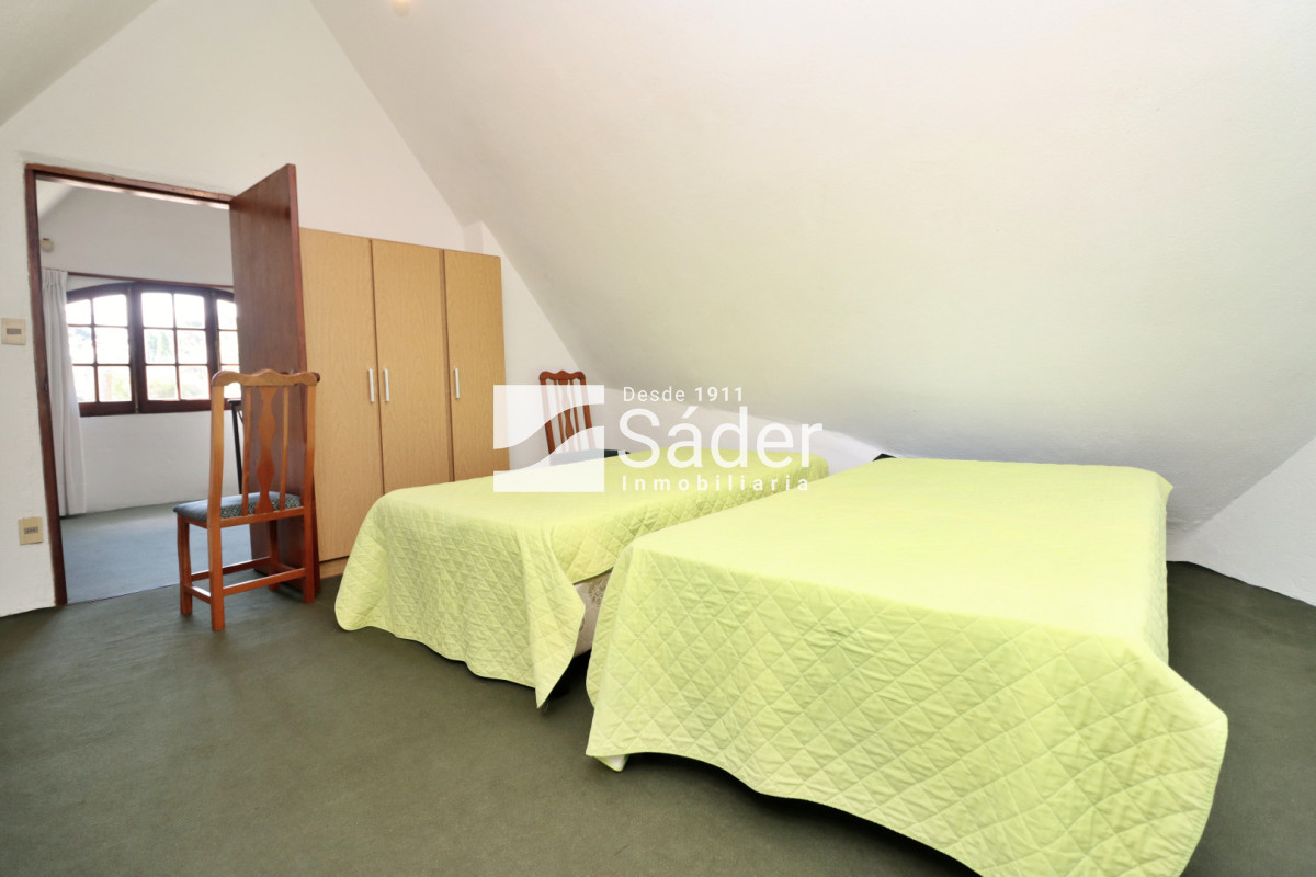 Casa ID.4624 - Hermoso Chalet en venta barrio Marly excelente entorno