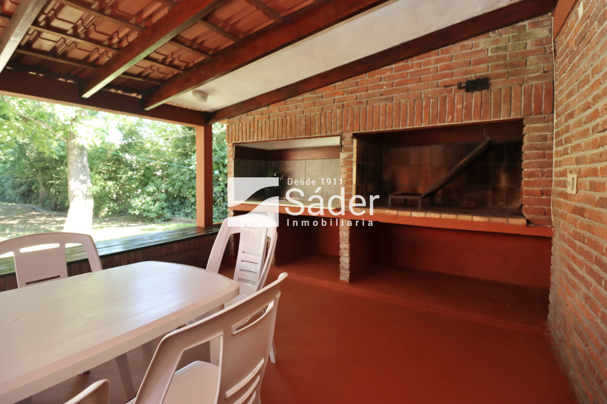 Casa ID.4624 - Hermoso Chalet en venta barrio Marly excelente entorno
