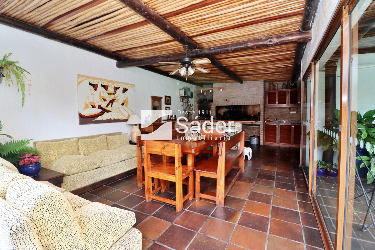 Casa ID.2389 - Casa en venta y alquiler Pinares 3 dormitorios