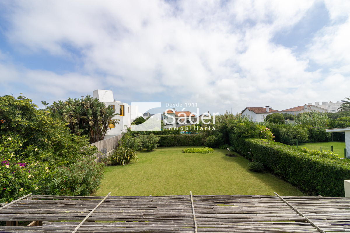 Casa ID.827 - Casa en venta y alquiler Peninsula 4 dormitorios