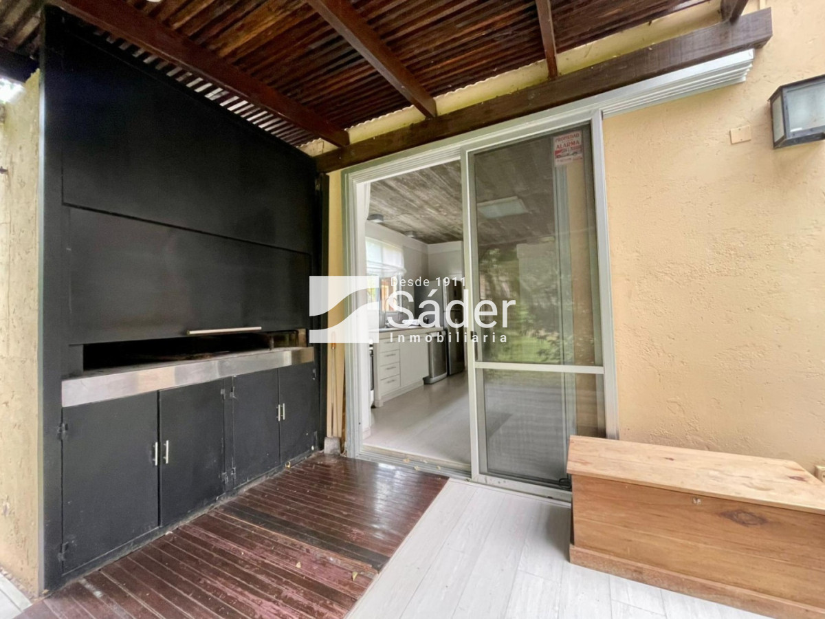 Casa ID.4604 - Casa en Rincón del Indio, alquiler y venta. 3 Suites, Amplio Jardín, Piscina y Parrillero 