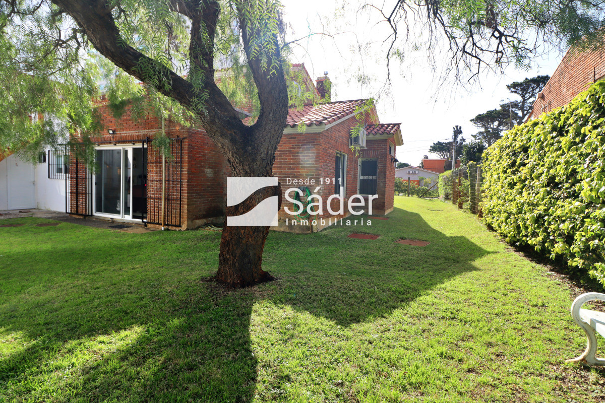 Casa ID.4330 - Casa en playa mansa. 4 dorm. 