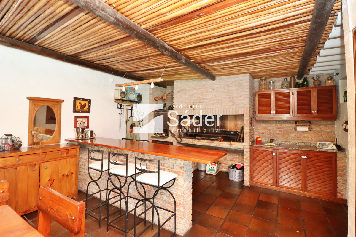 Casa ID.2389 - Casa en venta y alquiler Pinares 3 dormitorios