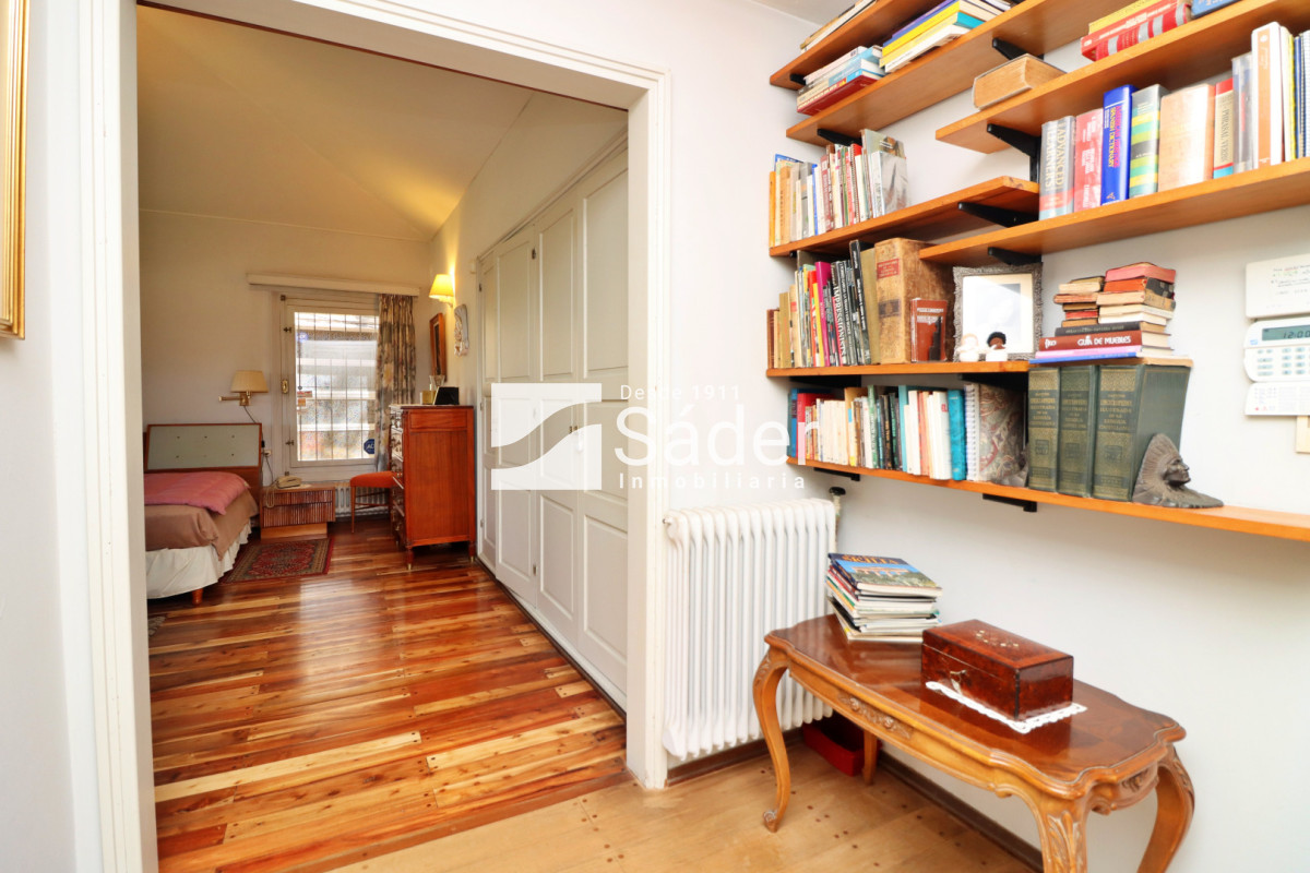 Casa ID.4517 - Espectacular casa en venta en Playa Mansa estilo clásico buena categoría