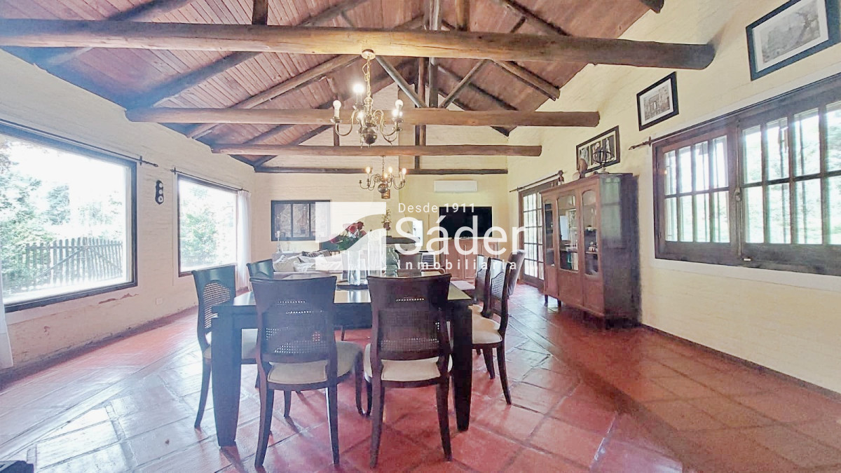 Casa ID.4758 - Casa en Alquiler 3 dormtiorios. Barrio Marly con Jardín y Piscina