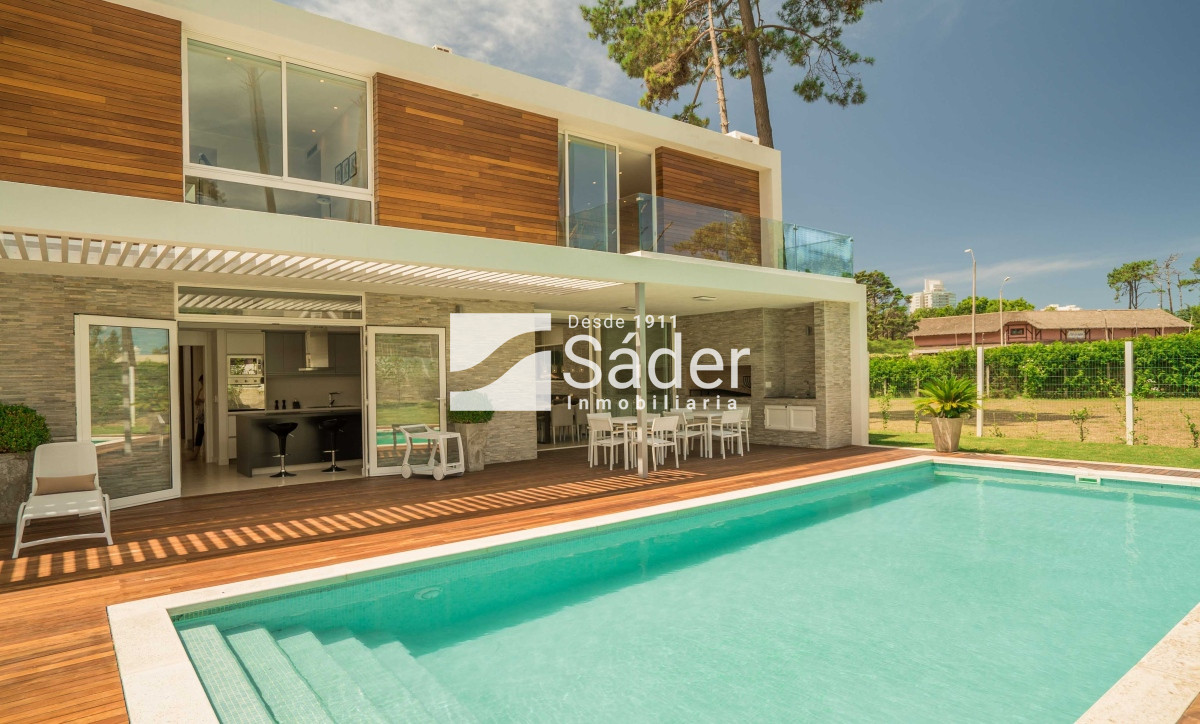 Casa ID.3402 - Elegante Casa en Boulevard Park
