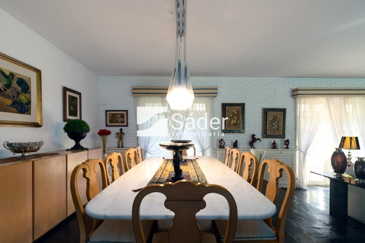 Casa ID.2289 - Casa en venta Playa Mansa 5 dormitorios 