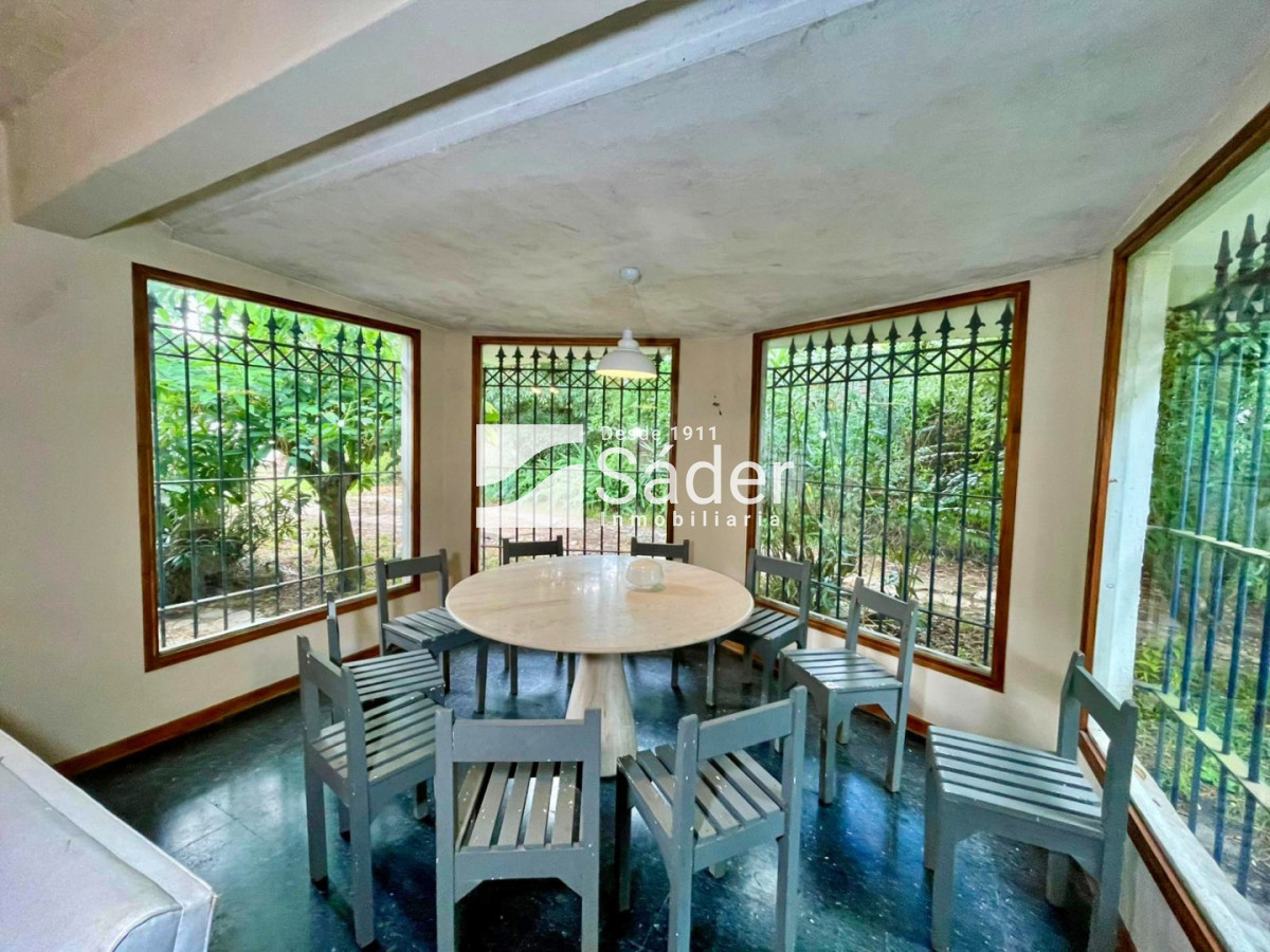 Casa ID.4852 - Una propiedad con historia y carácter, en una ubicación privilegiada de Playa Mansa