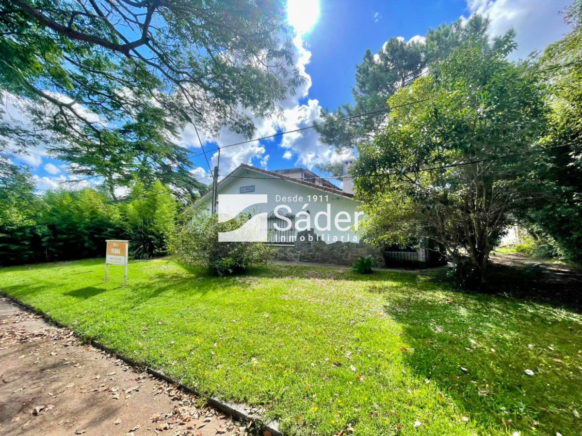 Casa ID.4852 - Una propiedad con historia y carácter, en una ubicación privilegiada de Playa Mansa