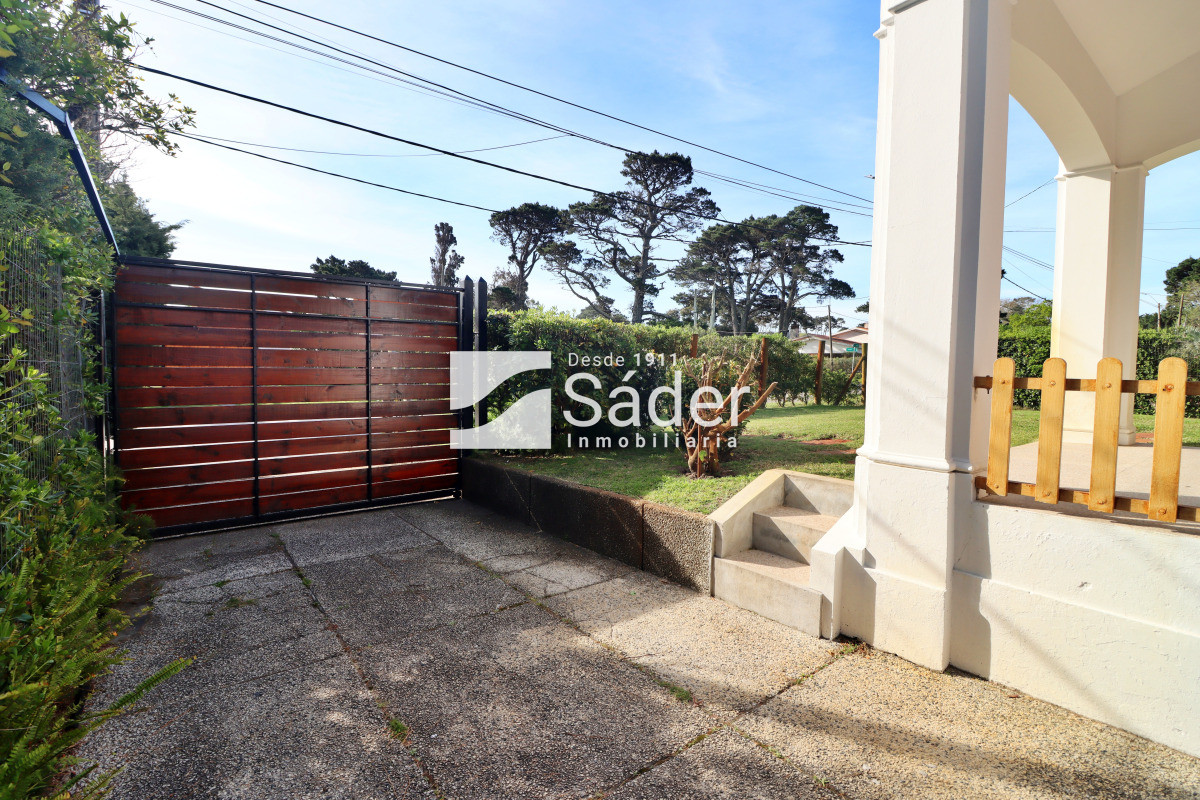 Casa ID.4330 - Casa en playa mansa. 4 dorm. 