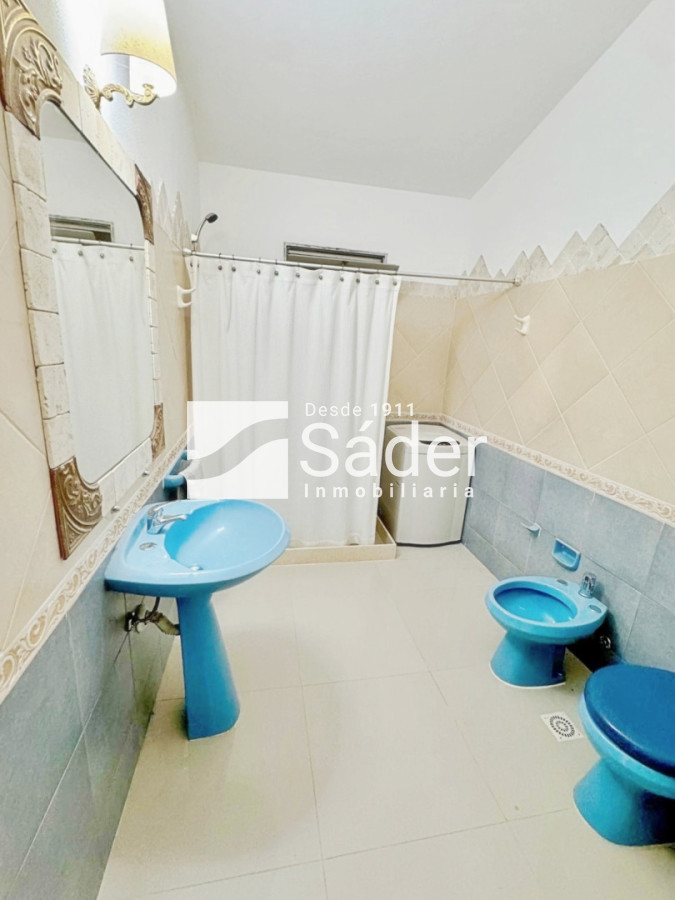 Casa ID.3730 - Alquiler Casa en Pinares 3 dormitorios y servicio. Parada 32