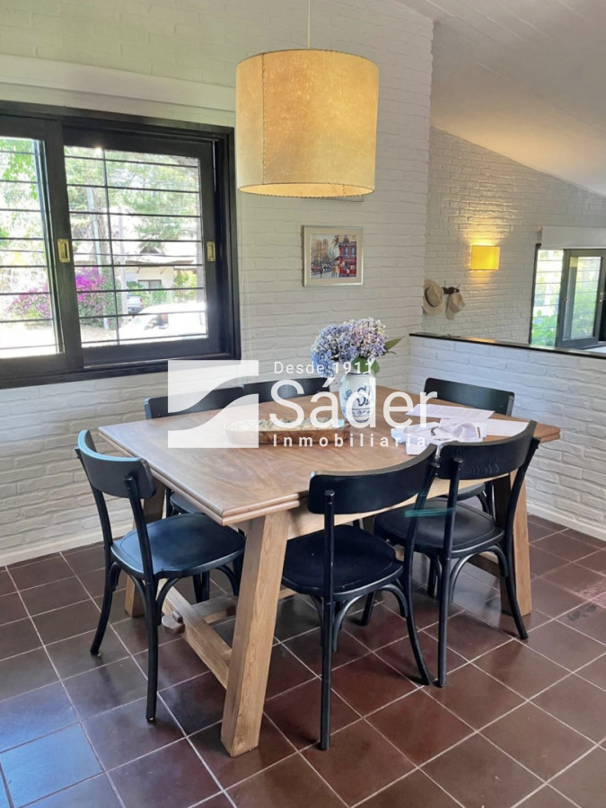 Casa ID.4200 - Casa en alquiler. 3 dormitorios. Pinares