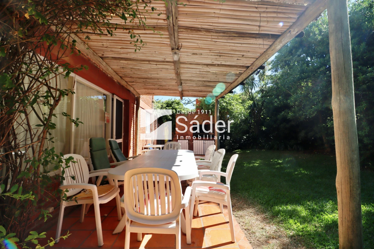 Casa ID.4546 - Casa en alquiler anual. Pinares a metros del mar