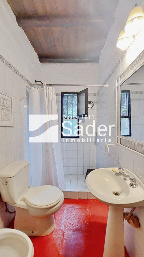 Casa ID.4758 - Casa en Alquiler 3 dormtiorios. Barrio Marly con Jardín y Piscina