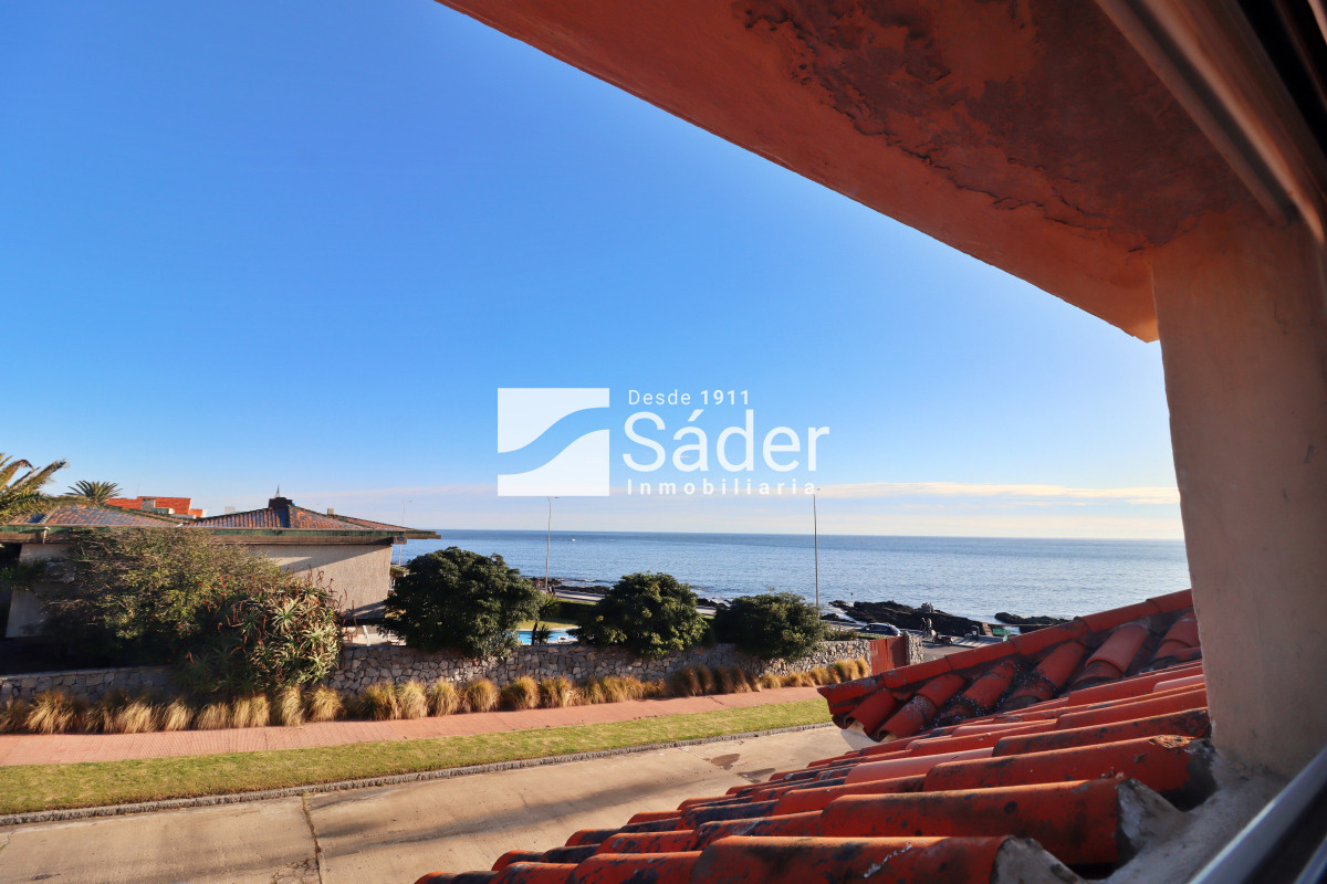 Casa ID.4364 - Casa en peninsula, primera linea frente al mar