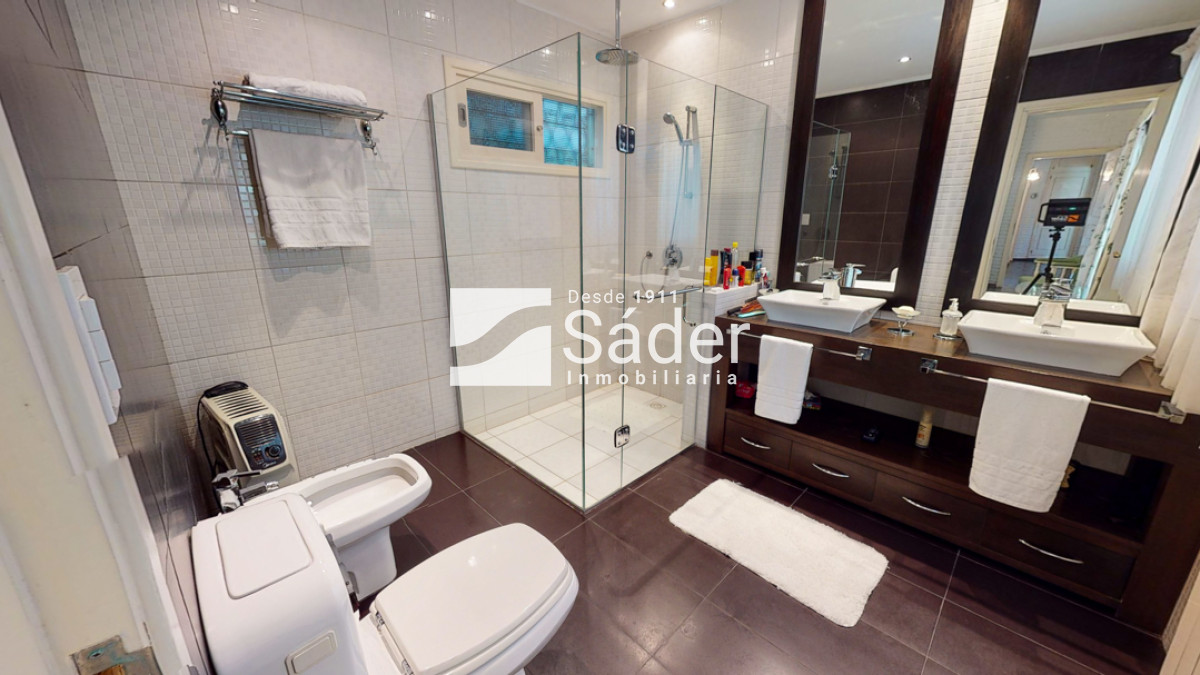 Casa ID.2289 - Casa en venta Playa Mansa 5 dormitorios 