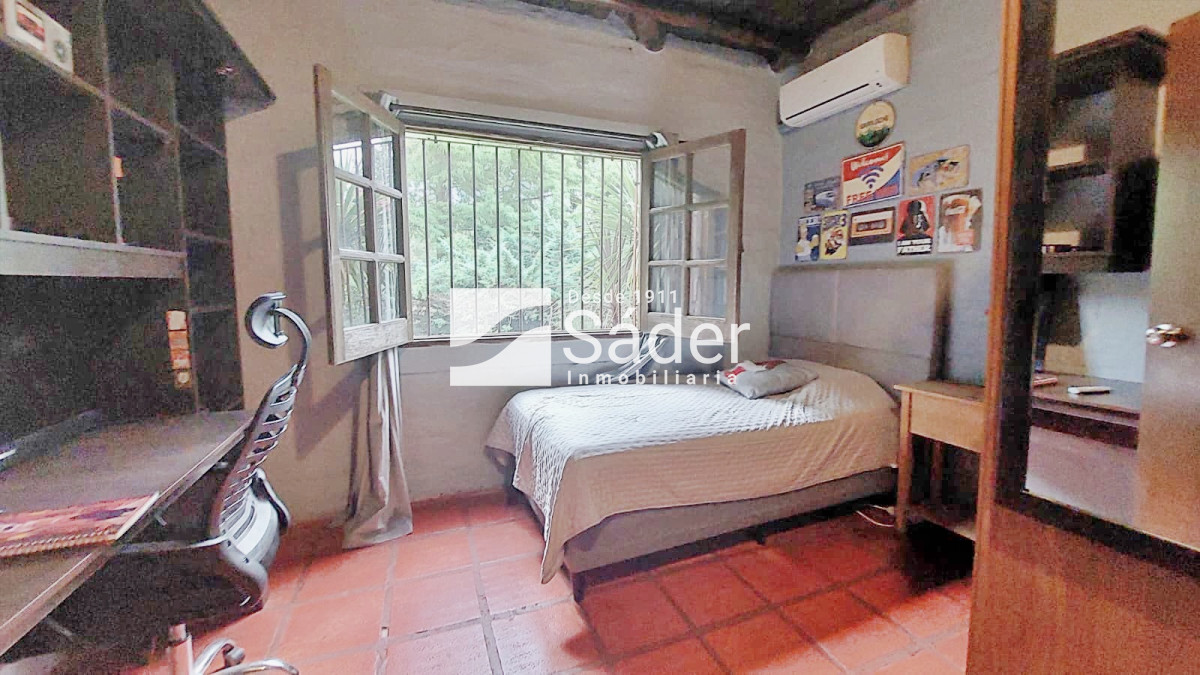 Casa ID.4758 - Casa en Alquiler 3 dormtiorios. Barrio Marly con Jardín y Piscina