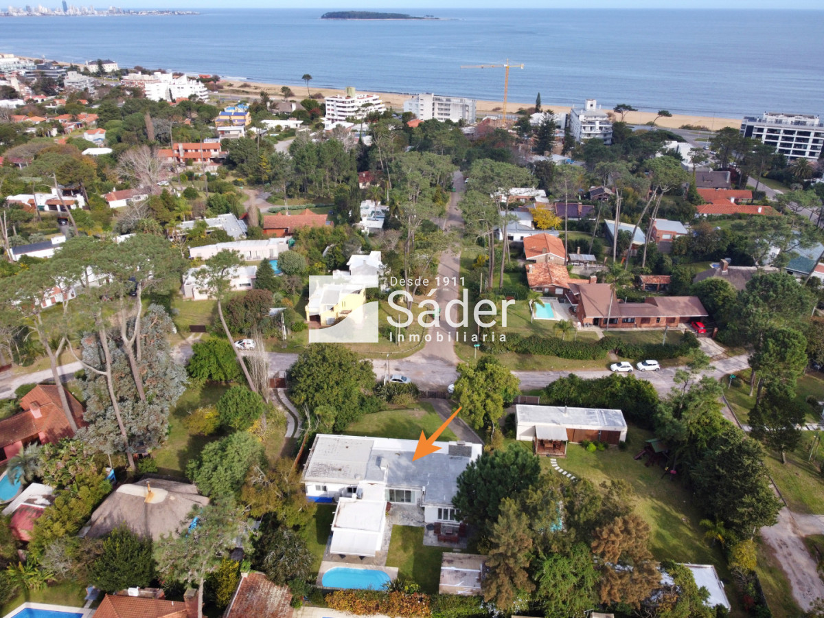 Casa ID.4973 - Excelente casa en Pinares. 3 suites, piscina y parrillero 