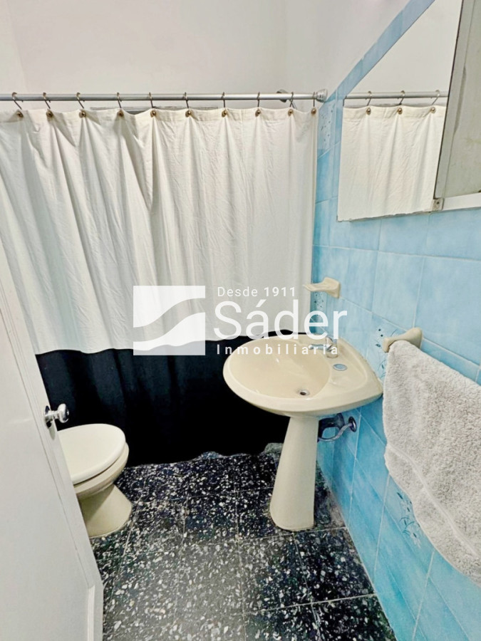 Casa ID.3730 - Alquiler Casa en Pinares 3 dormitorios y servicio. Parada 32