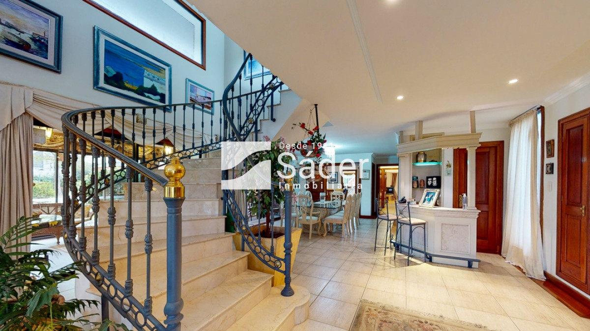 Casa ID.759 - Casa en venta y alquiler Playa Mansa 5 dormitorios