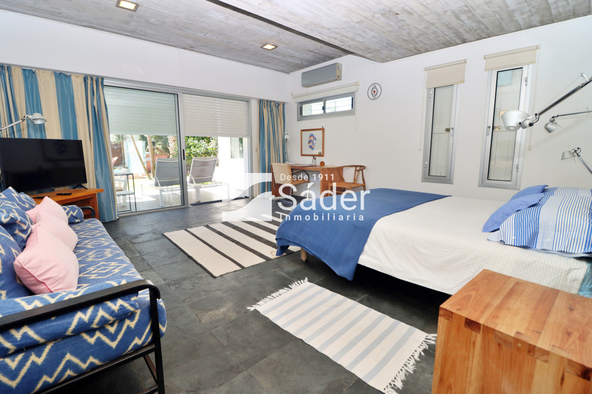 Casa ID.4437 - Casa moderna en Rincón del indio, con Piscina. 4 dorm. 