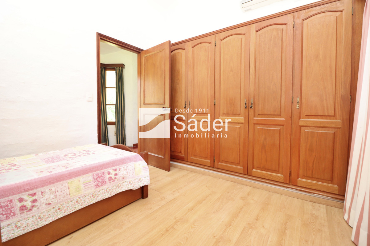 Casa ID.4624 - Hermoso Chalet en venta barrio Marly excelente entorno