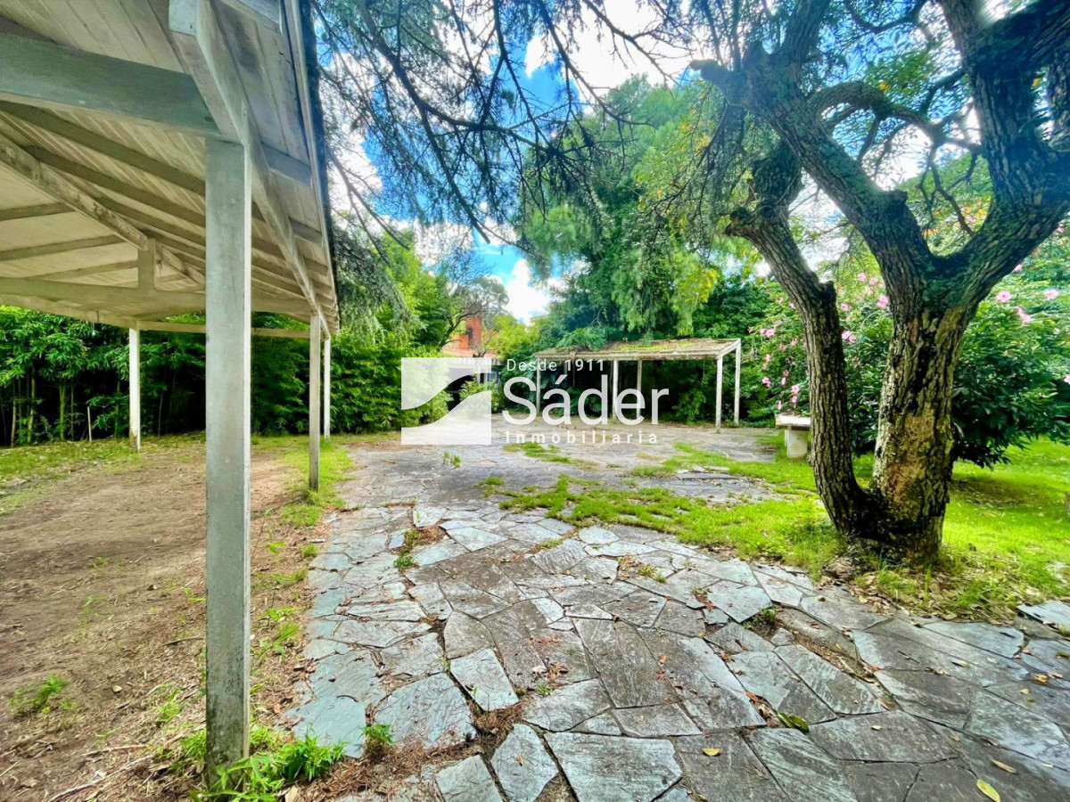 Casa ID.4852 - Una propiedad con historia y carácter, en una ubicación privilegiada de Playa Mansa