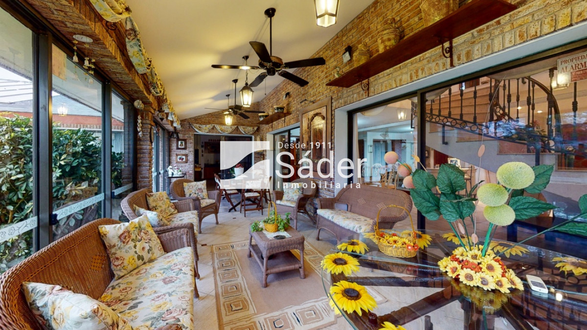 Casa ID.759 - Casa en venta y alquiler Playa Mansa 5 dormitorios