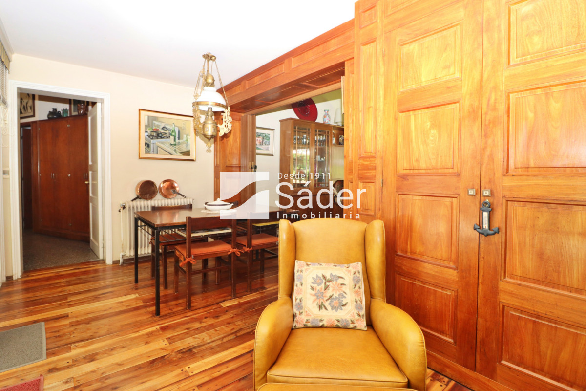 Casa ID.4517 - Espectacular casa en venta en Playa Mansa estilo clásico buena categoría