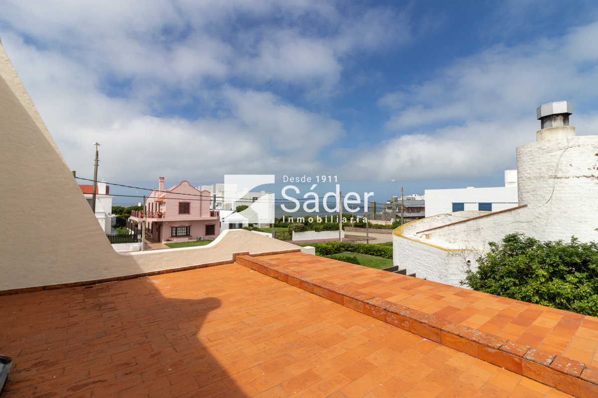 Casa ID.827 - Casa en venta y alquiler Peninsula 4 dormitorios