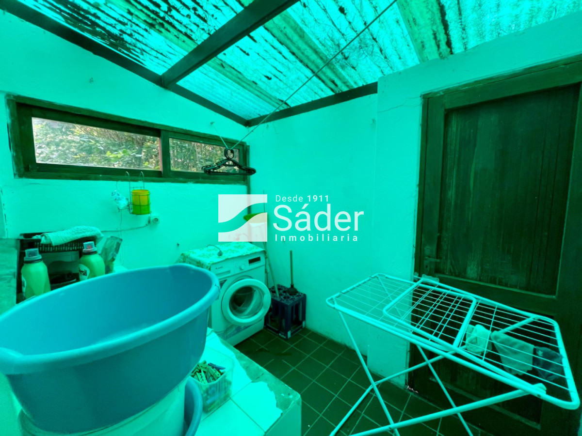 Casa ID.4903 - Casa sólida de época para reciclar en excelente ubicación Playa Mansa parada 10