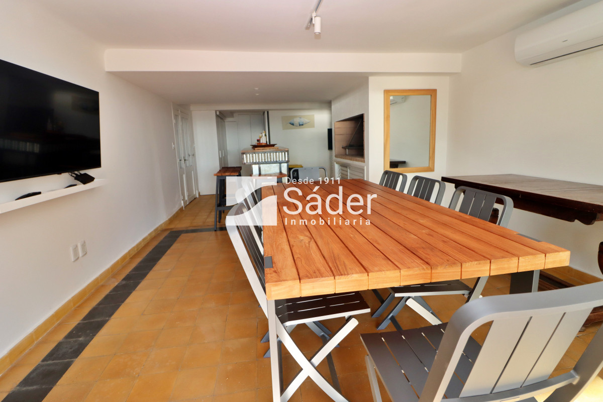 Casa ID.4364 - Casa en peninsula, primera linea frente al mar